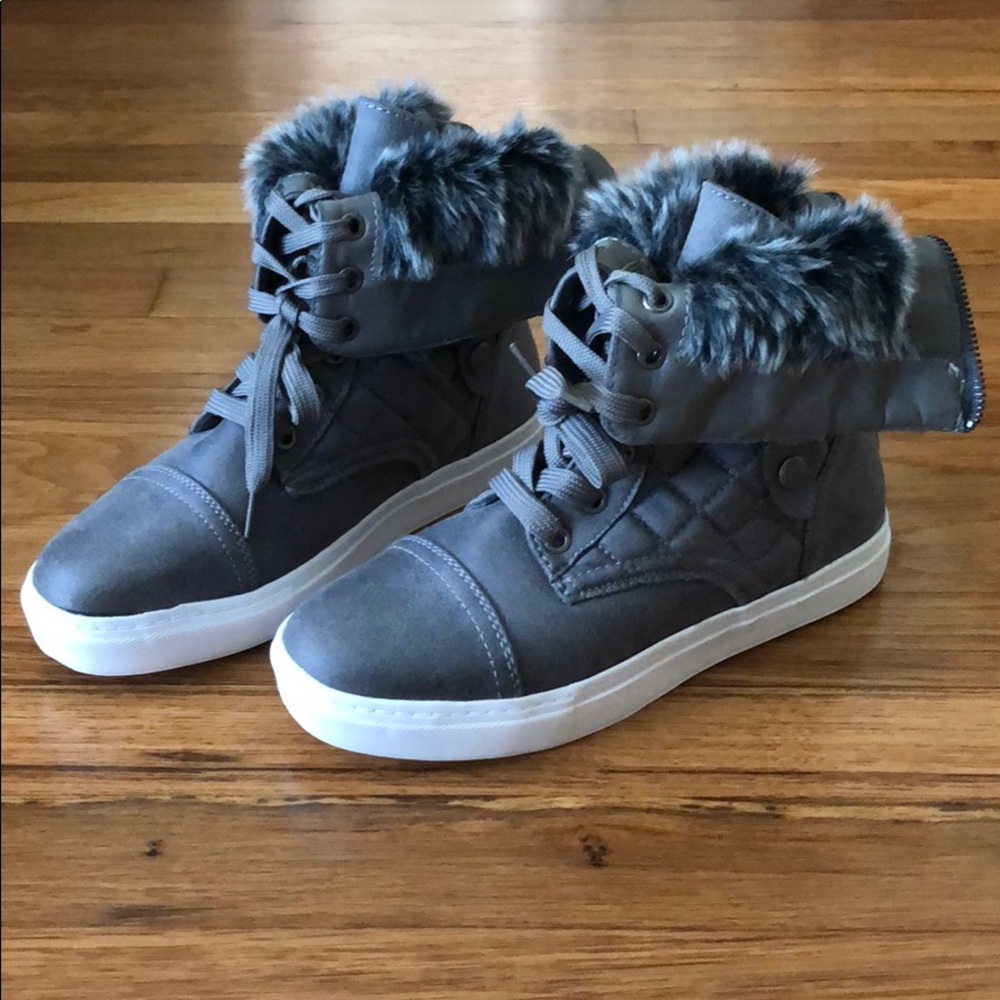 Gray/Taupe Zipper Back Ankle Boots Lace-Up Fur NEW